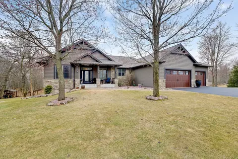 23980 Leo St NE, Stacy, MN 55079