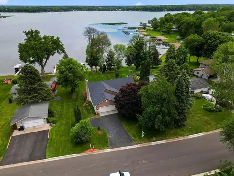 29755 Neal Ave, Lindstrom, MN 55045