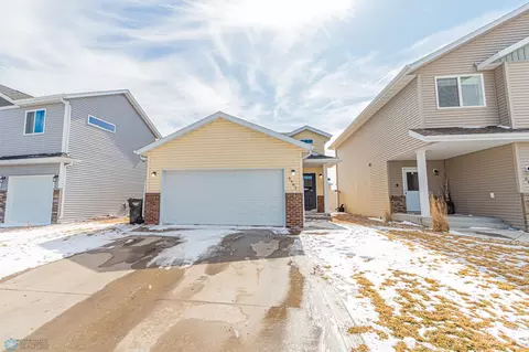 5982 58th Ave S, Fargo, ND 58104