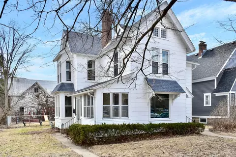 1113 W Howard St, Winona, MN 55987