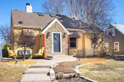 985 Iowa Ave W, Saint Paul, MN 55117