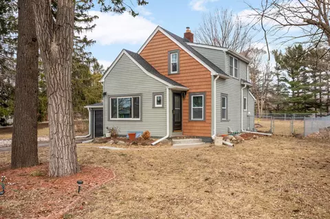 784 Mcknight Rd N, Maplewood, MN 55119