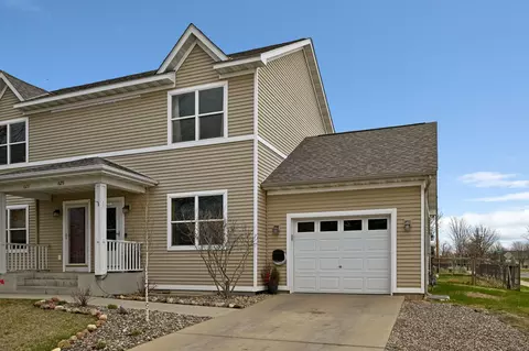 625 Bunker Dr, Northfield, MN 55057