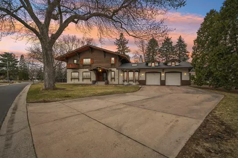 439 W Horseshoe Dr, Shoreview, MN 55126
