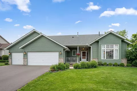 4562 Hummingbird Trl NE, Prior Lake, MN 55372