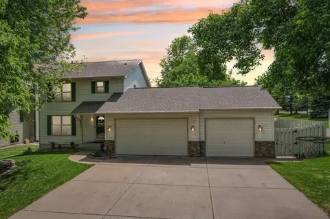 8671 Pheasant Run Rd, Woodbury, MN 55125