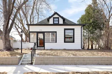 226 7th Ave N, Hopkins, MN 55343