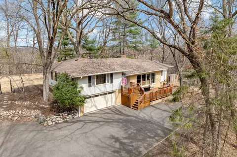 223 Old Wildwood Rd, Mahtomedi, MN 55115
