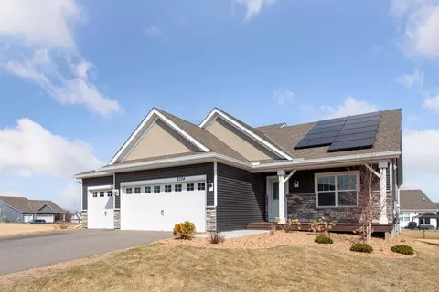 2334 Aragon Dr, Shakopee, MN 55379