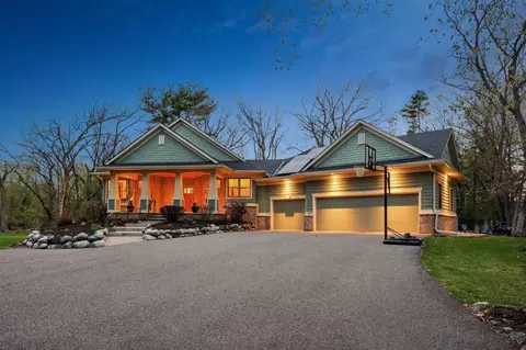 180 Old Wildwood Rd, Mahtomedi, MN 55115