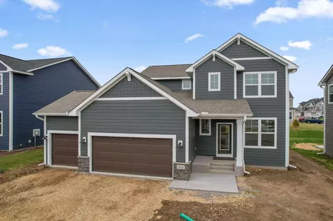 10124 Arrowwood Trl, Woodbury, MN 55129