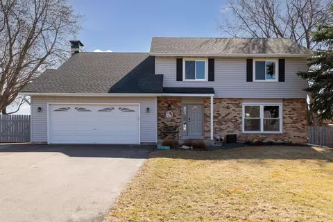1304 W 140th St, Burnsville, MN 55337