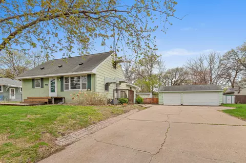 524 Fairmont St NE, Fridley, MN 55432