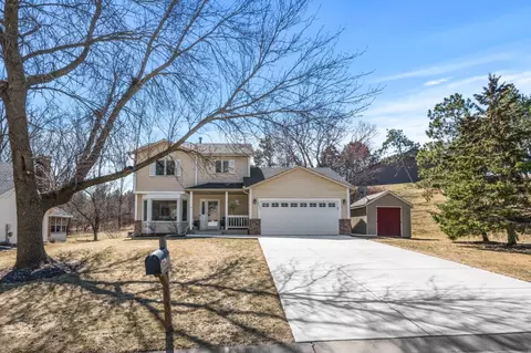 2402 Leyland Trl, Woodbury, MN 55125
