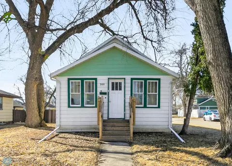 380 Oakland Ave S, Fargo, ND 58103