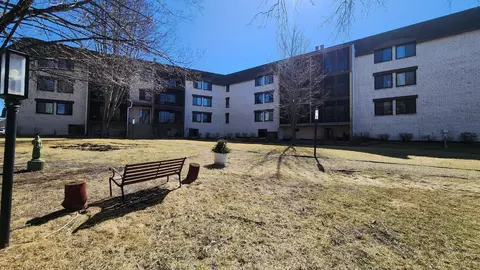 4710 58th Ave N #106, Crystal, MN 55429
