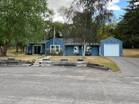 306 High St, Big Stone City, SD 57216