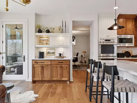 Kitchen - 4590 Sunset Ln, Excelsior, MN 55331 photo 7 of 8