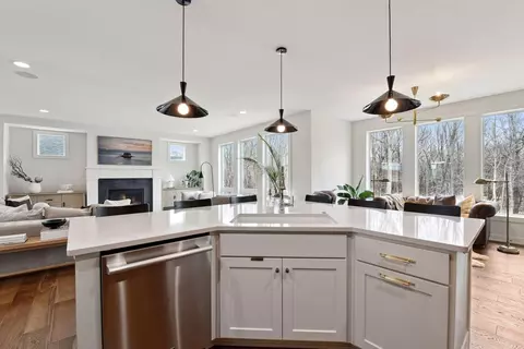 Kitchen - 4590 Sunset Ln, Excelsior, MN 55331 photo 6 of 8