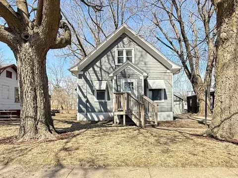 725 E 4th St, Fairmont, MN 56031