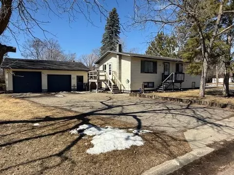 917 Maurice Ave NW, Bemidji, MN 56601