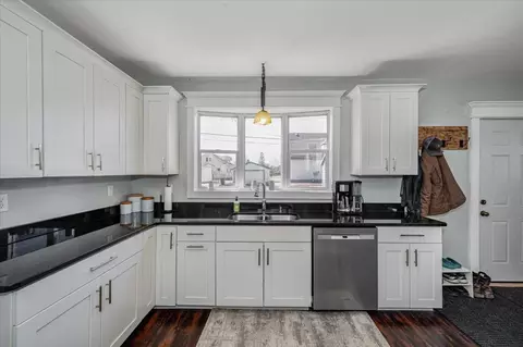 1306 E 4th St, Superior, WI 54880 photo 4