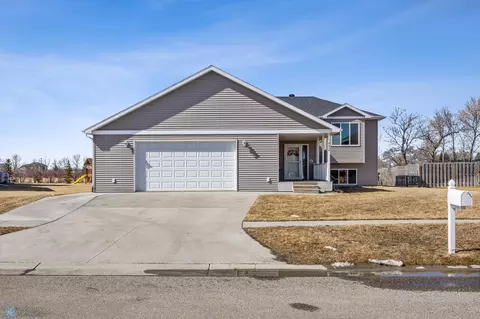422 Sequoia Dr, Mapleton, ND 58059