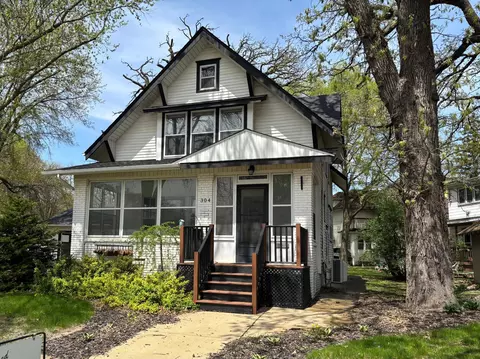 304 7th Pl NW, Austin, MN 55912