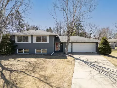 910 29th St NW, Rochester, MN 55901
