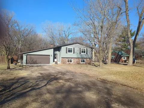 2177 Edgerton St, Maplewood, MN 55117