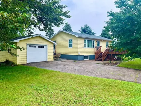 811 Lake Shore Dr, Battle Lake, MN 56515