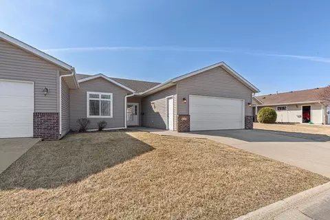 643 Ashley Ln, Owatonna, MN 55060