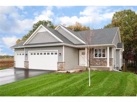 25465 Farmstead Ln, Wyoming, MN 55092