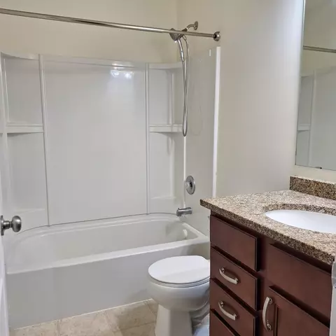 Bath - 1054 139th St E, Rosemount, MN 55068 photo 1 of 3