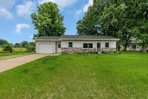 424 1st St NE, Avon, MN 56310