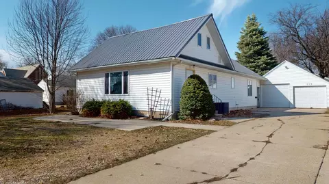113 3rd Ave NE, Titonka, IA 50480
