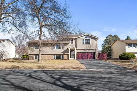 10534 Maple Valley Dr, Maple Grove, MN 55369