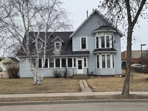 1021 Lake Ave, Detroit Lakes, MN 56501