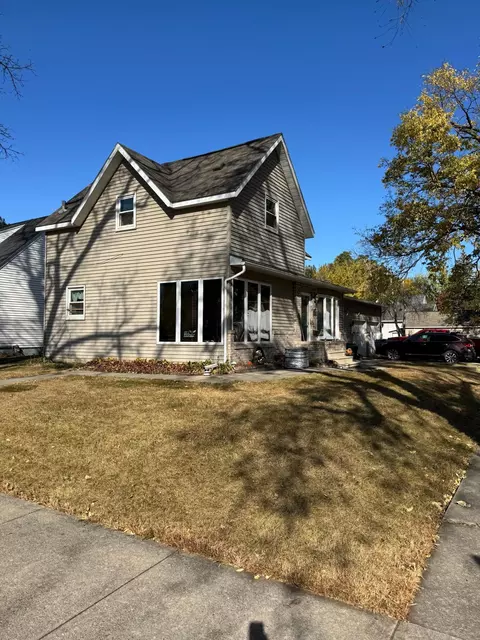 600 Maple St SW, Sleepy Eye, MN 56085