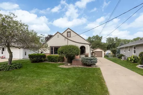 407 14th St NE, Rochester, MN 55906