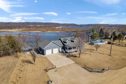 1711 River Dr S, Wabasha, MN 55981