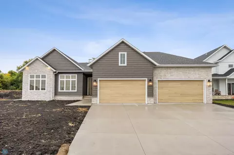 8928 Meadowlark Pkwy, Horace, ND 58047