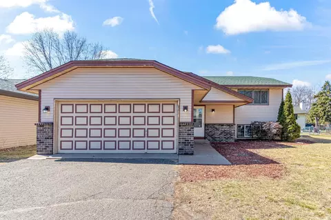 3245 Marlin Ave, Vadnais Heights, MN 55127