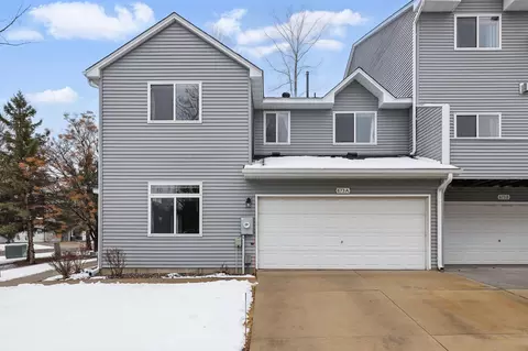 673 Kingfisher Ln #A, Woodbury, MN 55125