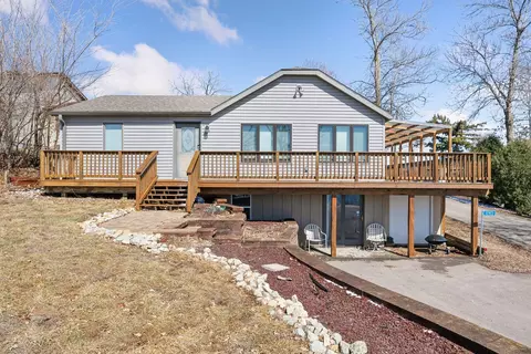 17973 Roberds Lake Blvd, Faribault, MN 55021