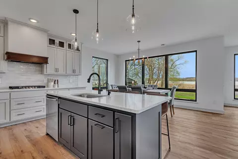 Kitchen - 21070 Eagle Dr, Osakis, MN 56360 photo 4 of 10