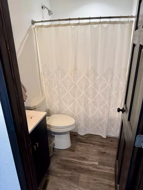 Bath - 314 E 3rd St, Litchfield, MN 55355 photo 1 of 1