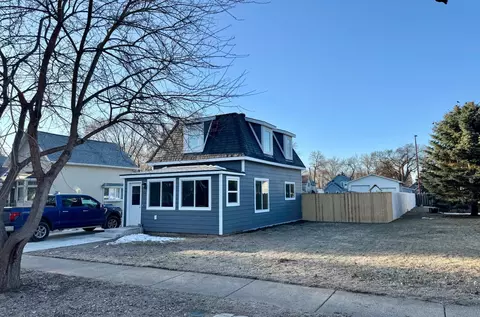 Exterior - 314 E 3rd St, Litchfield, MN 55355 photo 2 of 3