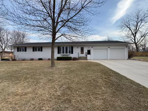 204 G St, Marshall, MN 56258