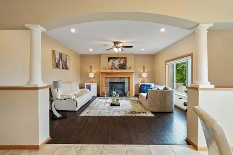 20674 Frost Ct, Lakeville, MN 55044